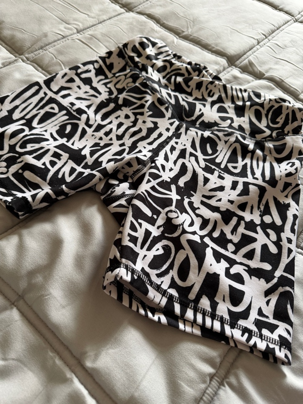 Black & White Abstract Print Top - 'Embrace Your Love' Tag